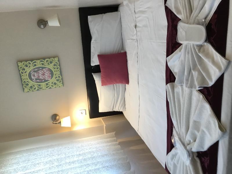 Berce Hotel Istanbul Exterior photo